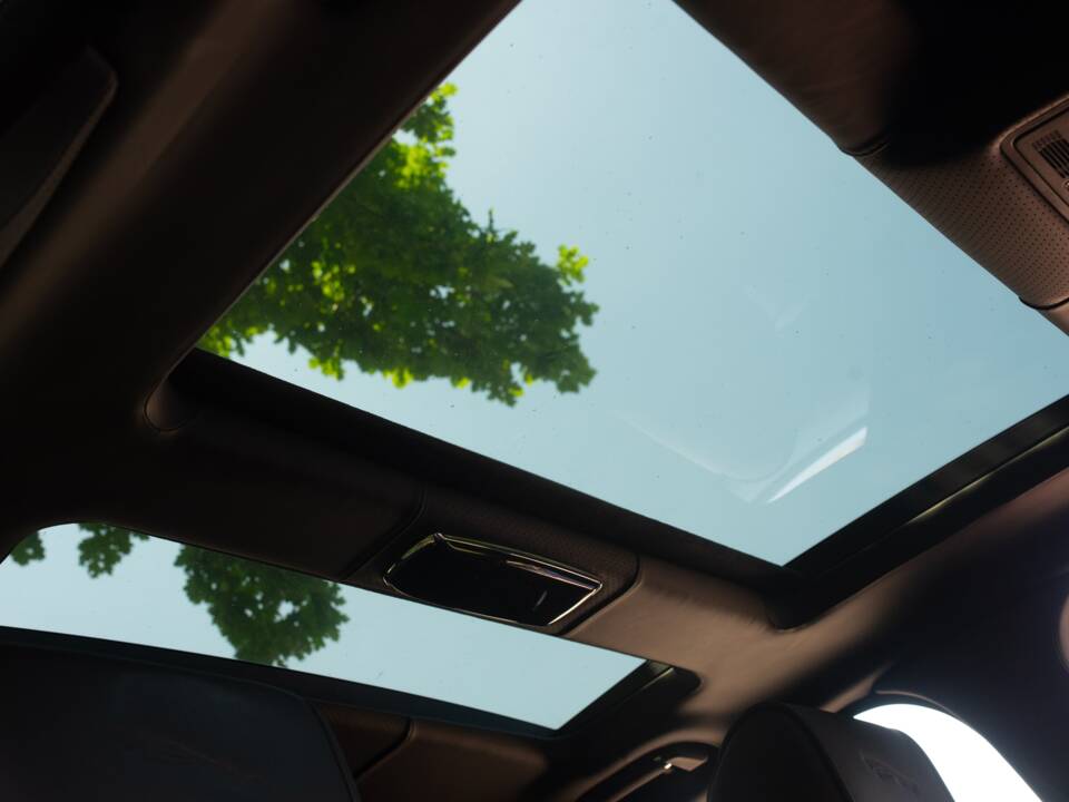 Image 16/50 of Jaguar XJ 5.0 (2011)