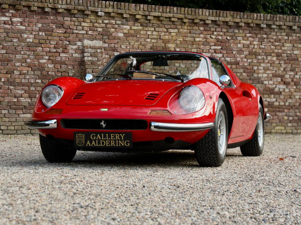 Image 32/50 of Ferrari Dino 246 GTS (1974)