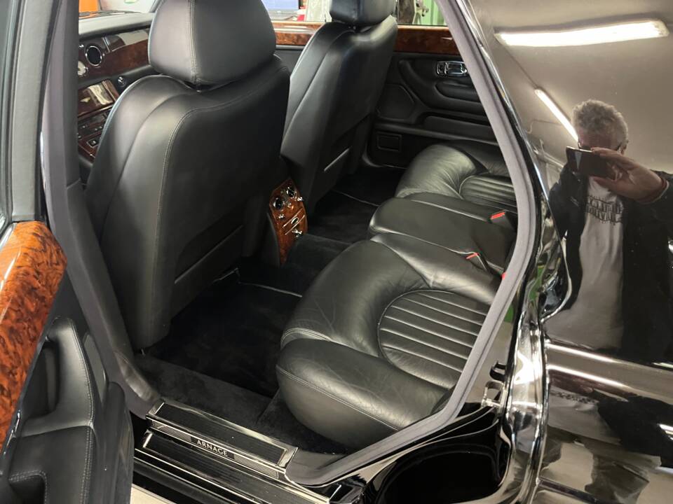 Image 7/7 of Bentley Arnage Red Label (2001)