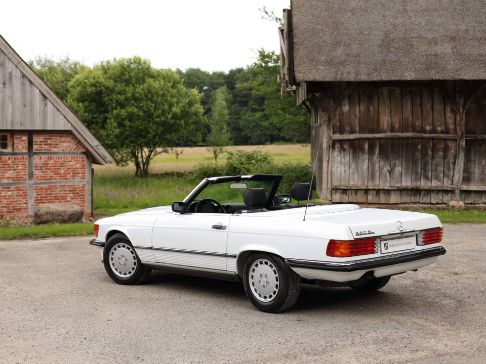 Image 6/73 of Mercedes-Benz 560 SL (1986)