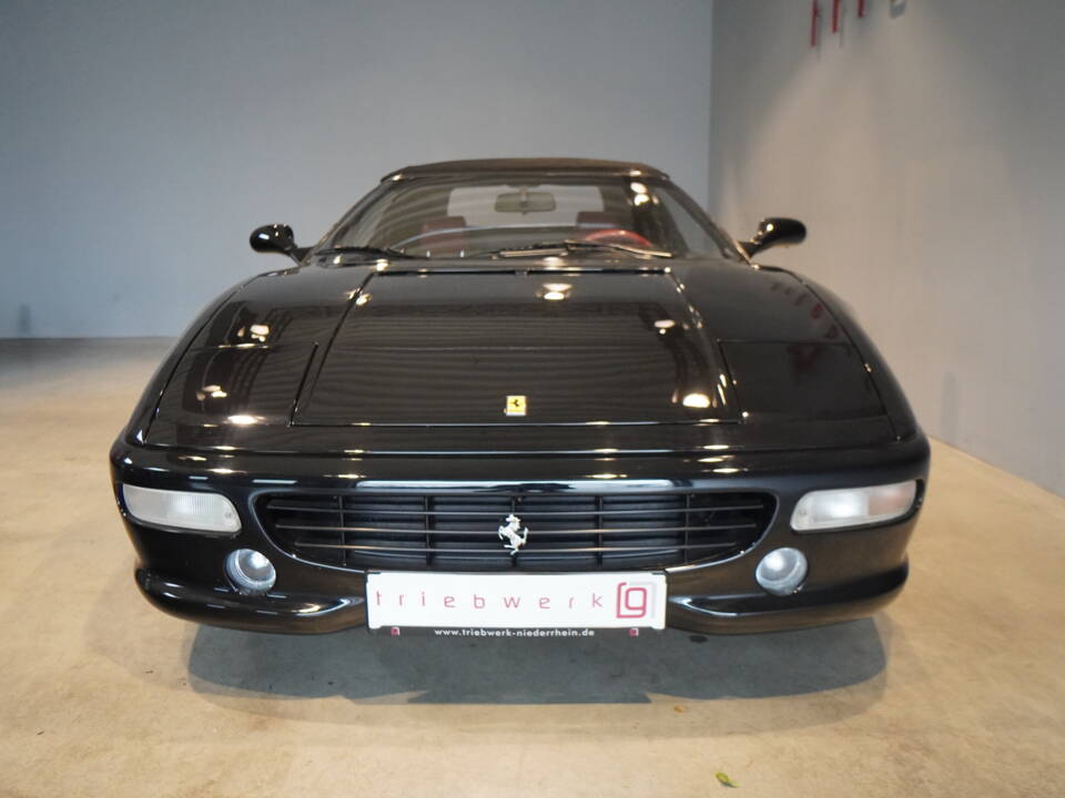 Bild 12/20 von Ferrari F 355 Spider (1998)