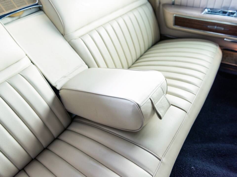 Bild 75/100 von Lincoln Continental Convertible (1965)