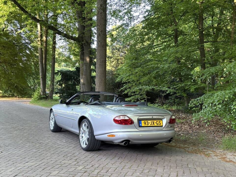 Image 8/28 de Jaguar XKR (2002)