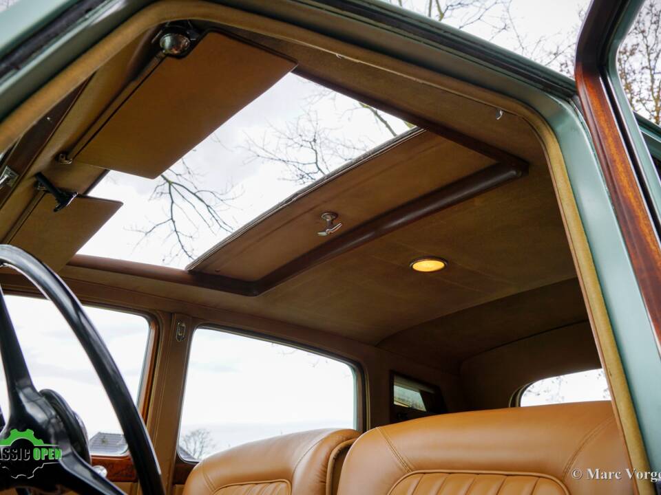 Image 7/46 of Bentley R-Type (1953)