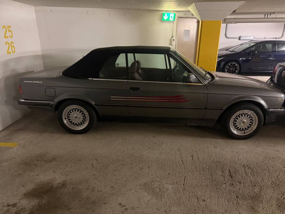 Bild 9/13 von BMW 320i (1990)