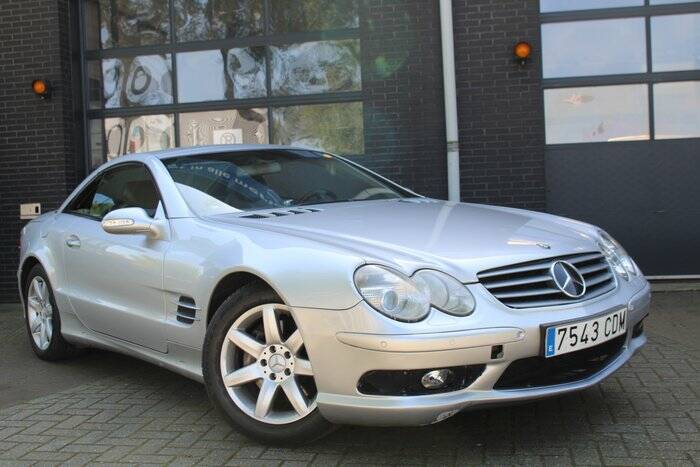 Immagine 5/7 di Mercedes-Benz SL 500 (2001)