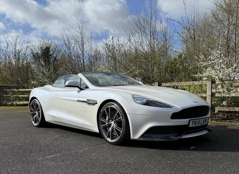 Image 46/50 of Aston Martin Vanquish Volante (2014)