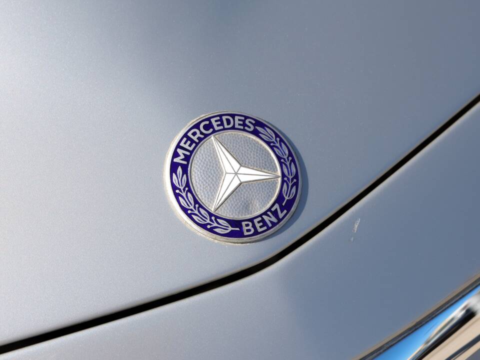 Image 18/70 of Mercedes-Benz 280 SL (1967)