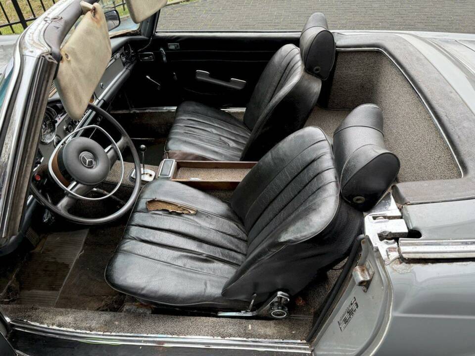 Image 14/36 of Mercedes-Benz 280 SL (1970)
