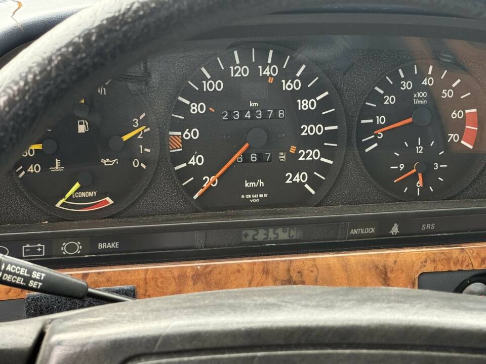 Bild 12/25 von Mercedes-Benz 500 SEL (1985)