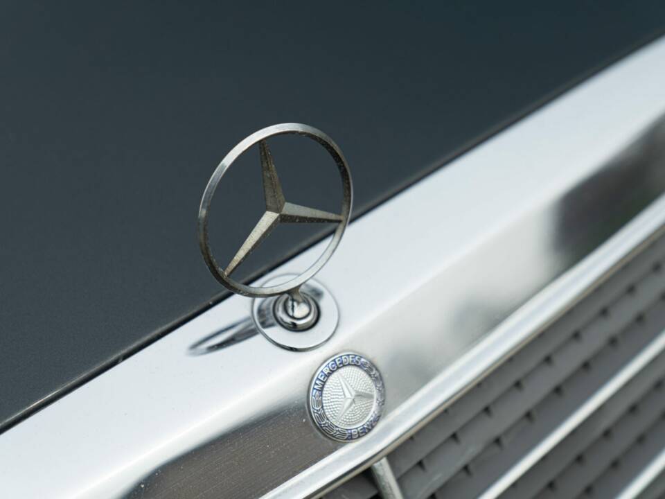 Obraz 9/49 pojazdu Mercedes-Benz 320 E (1993)