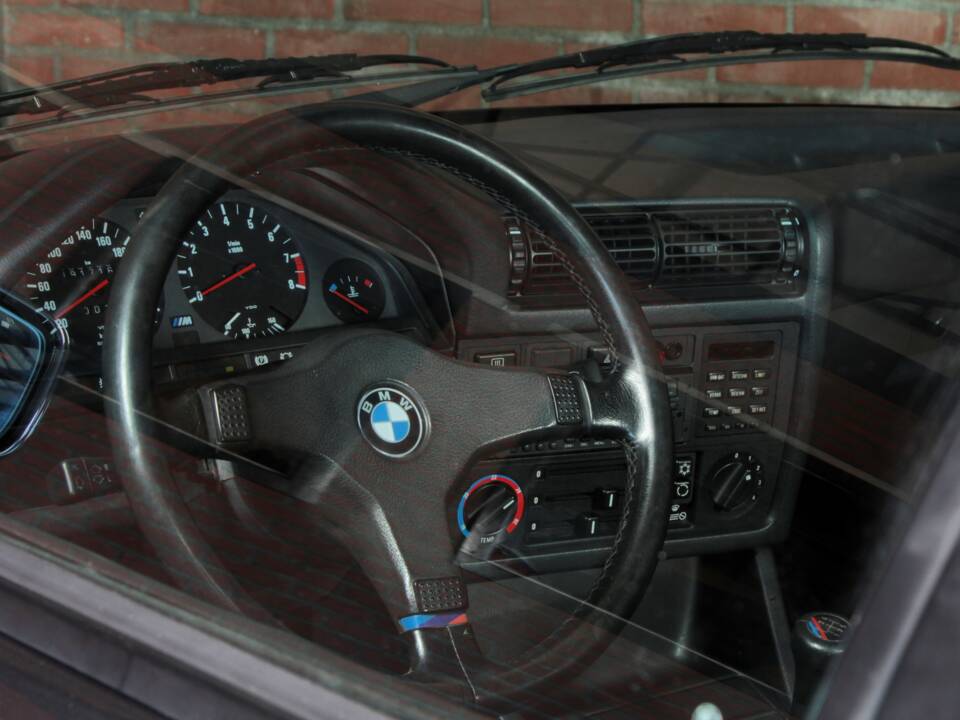 Image 34/65 of BMW M3 (1986)