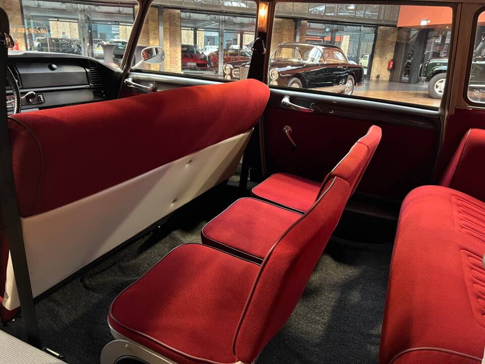 Image 14/30 of Citroën DS 20 Familiale (1970)