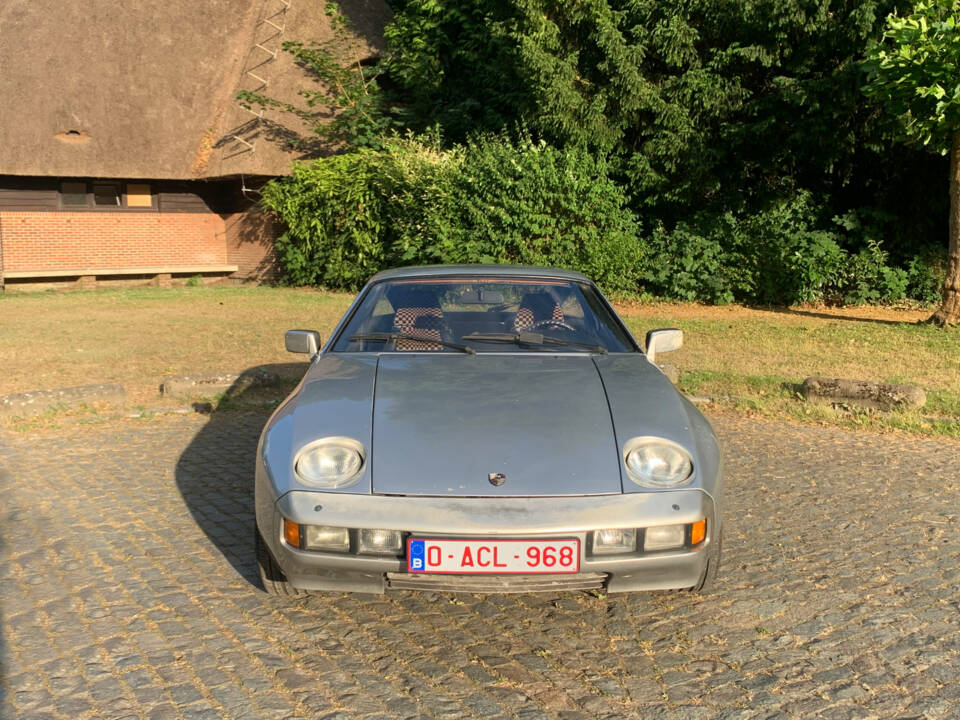 Image 2/8 of Porsche 928 (1977)
