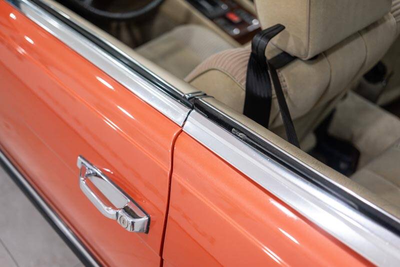 Image 22/89 of Mercedes-Benz 500 SLC (1980)