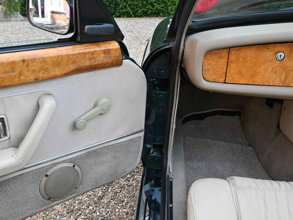 Bild 22/50 von MG RV8 (1995)