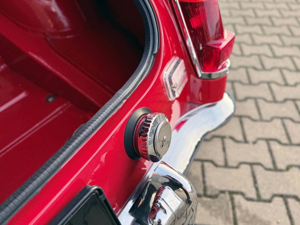 Bild 63/64 von MG MGB (1970)