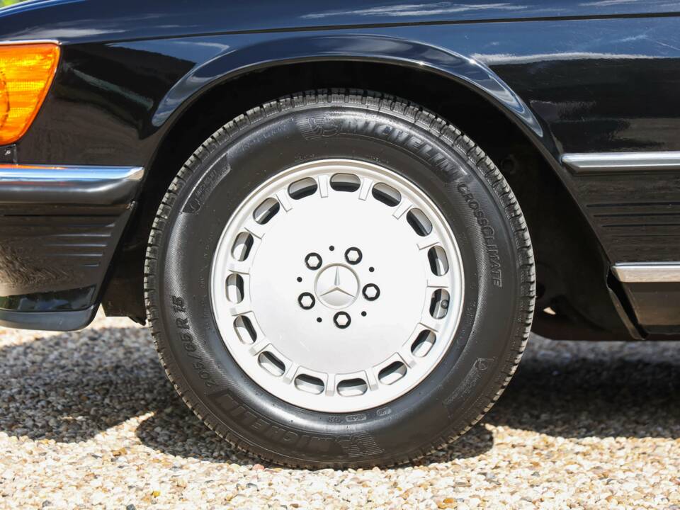 Image 24/50 de Mercedes-Benz 420 SL (1986)