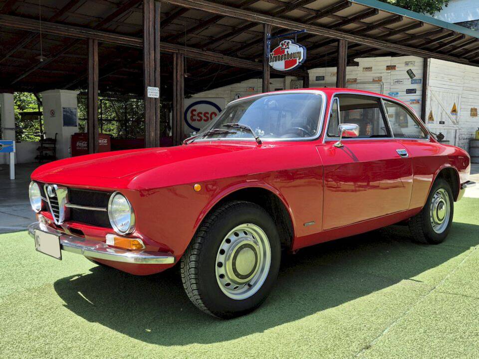 Afbeelding 1/63 van Alfa Romeo Giulia GT 1300 Junior (1971)