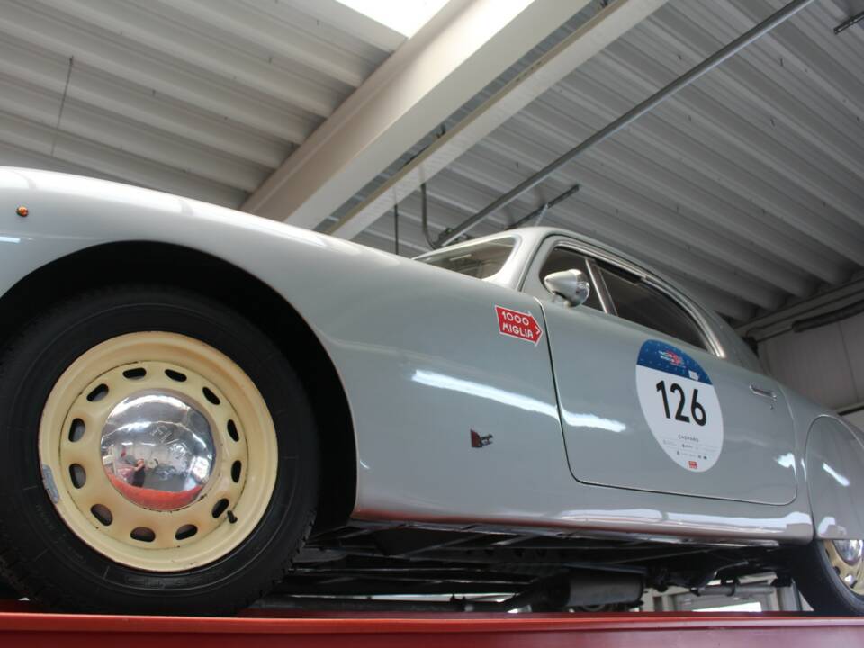 Image 11/50 de FIAT 1100 S (1947)
