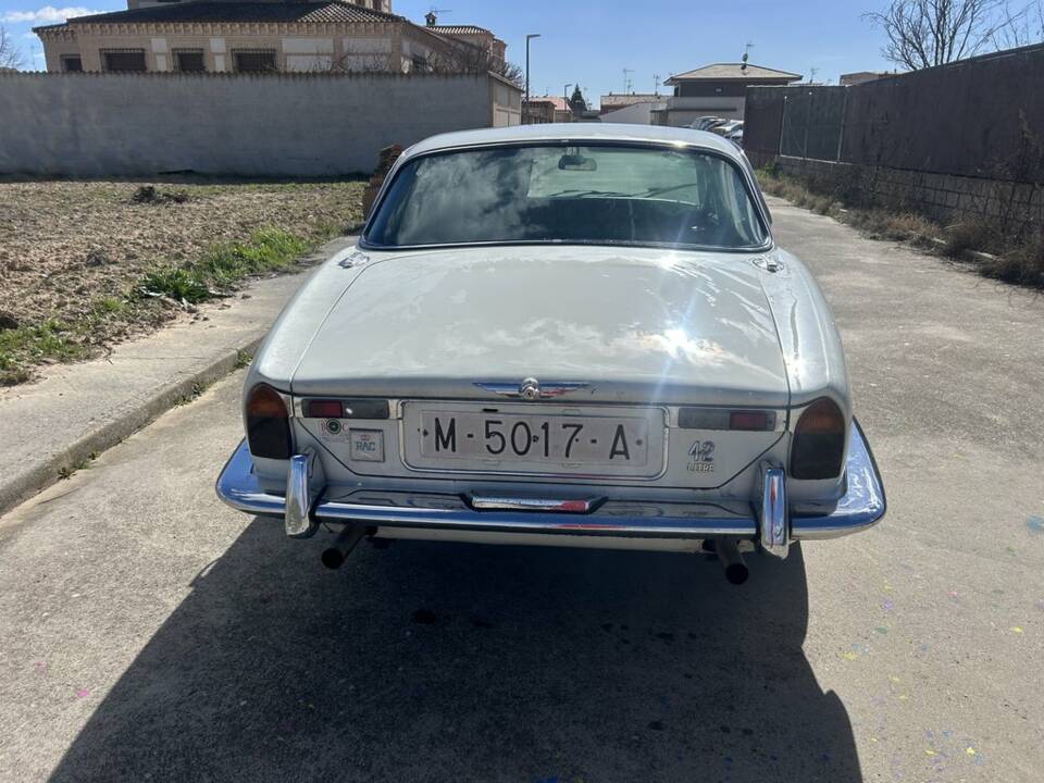 Bild 5/8 von Jaguar XJ 6 2.8 (1972)