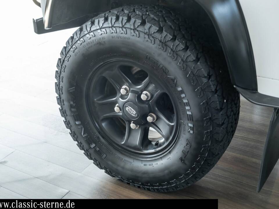 Imagen 10/15 de Land Rover Defender 110 (2004)