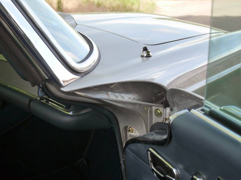 Image 7/15 of Mercedes-Benz 280 SL (1900)