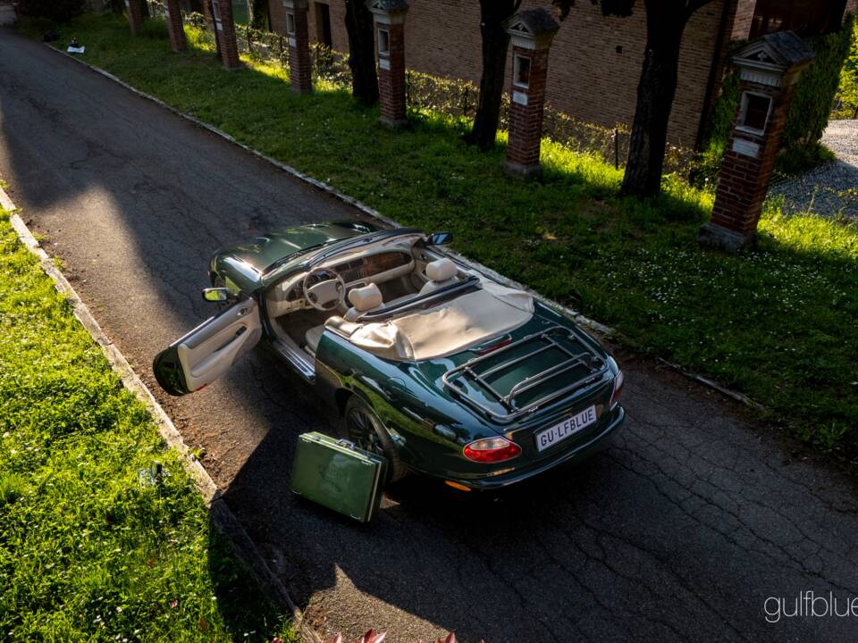 Image 10/70 of Jaguar XKR (2004)