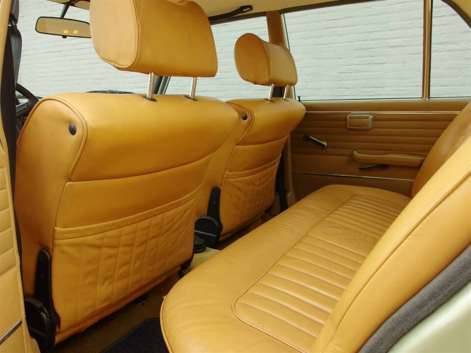 Image 70/95 de BMW 2500 (1977)