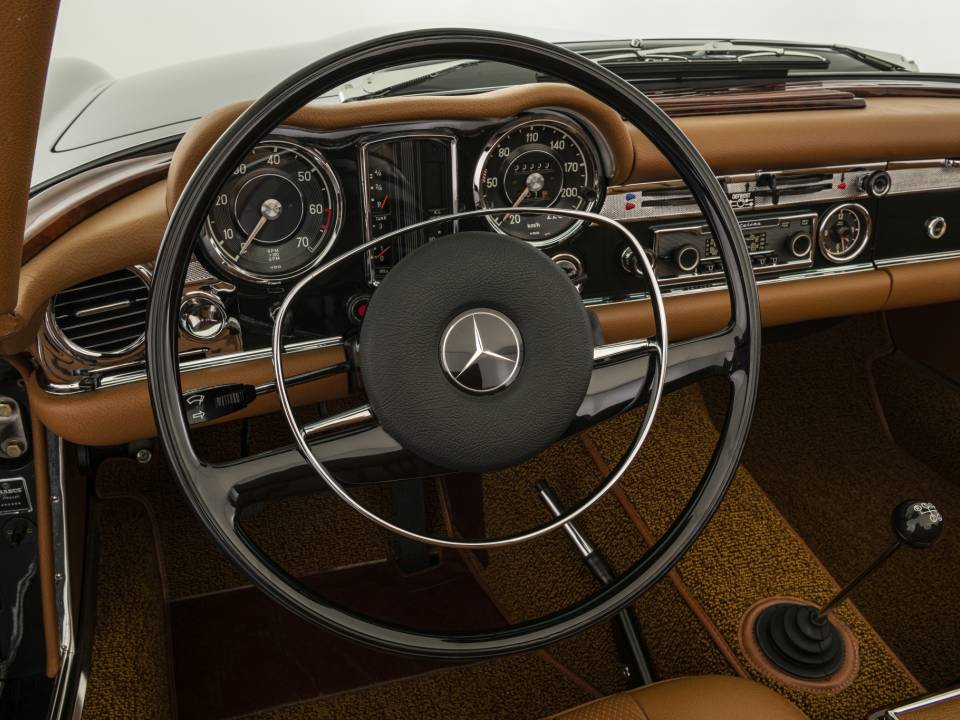 Immagine 16/19 di Mercedes-Benz 280 SL (1970)