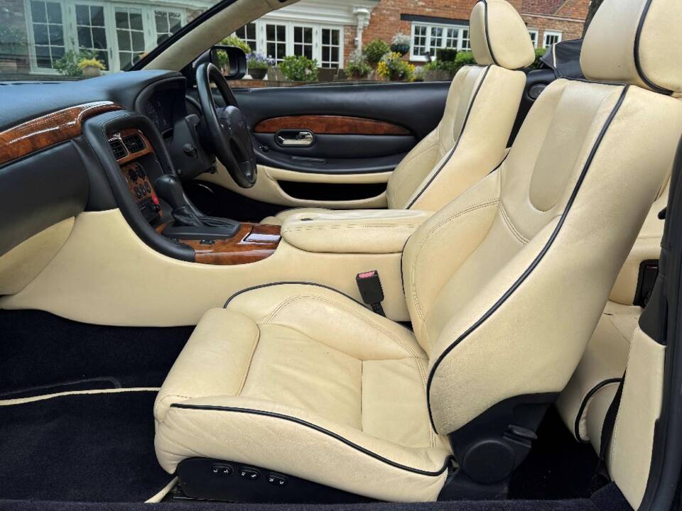 Bild 21/30 von Aston Martin DB 7 Vantage Volante (2003)