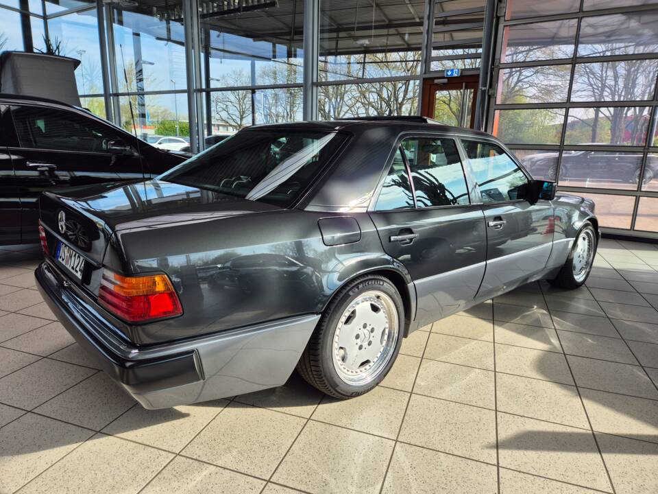 Bild 4/10 von Mercedes-Benz 500 E (1993)