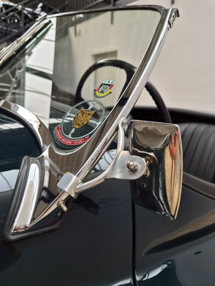 Image 16/20 of Jaguar XK 120 OTS (1952)