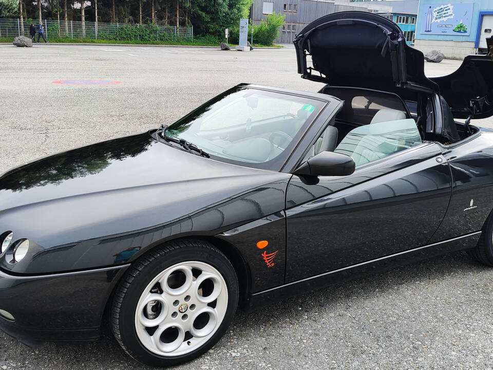 Bild 8/68 von Alfa Romeo Spider 2.0 Twin Spark 16V (2001)
