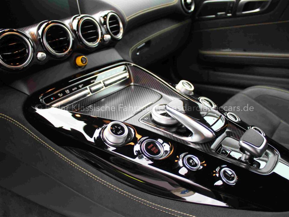 Immagine 30/35 di Mercedes-AMG GT-R (2018)