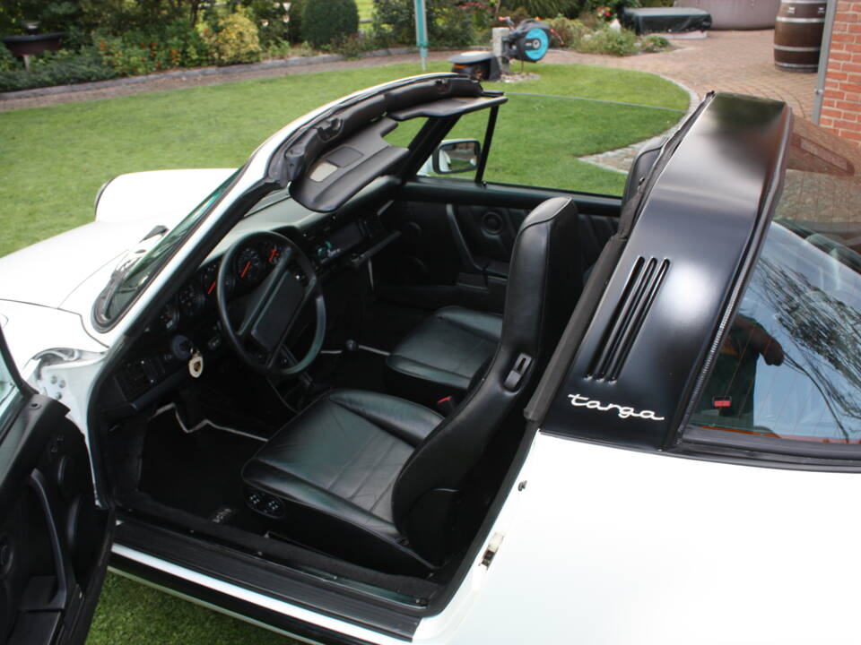 Imagen 9/13 de Porsche 911 Carrera 3.2 (1989)