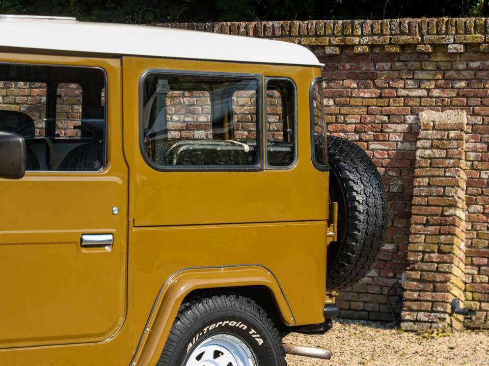 Image 13/50 de Toyota Land Cruiser BJ 40 (1979)