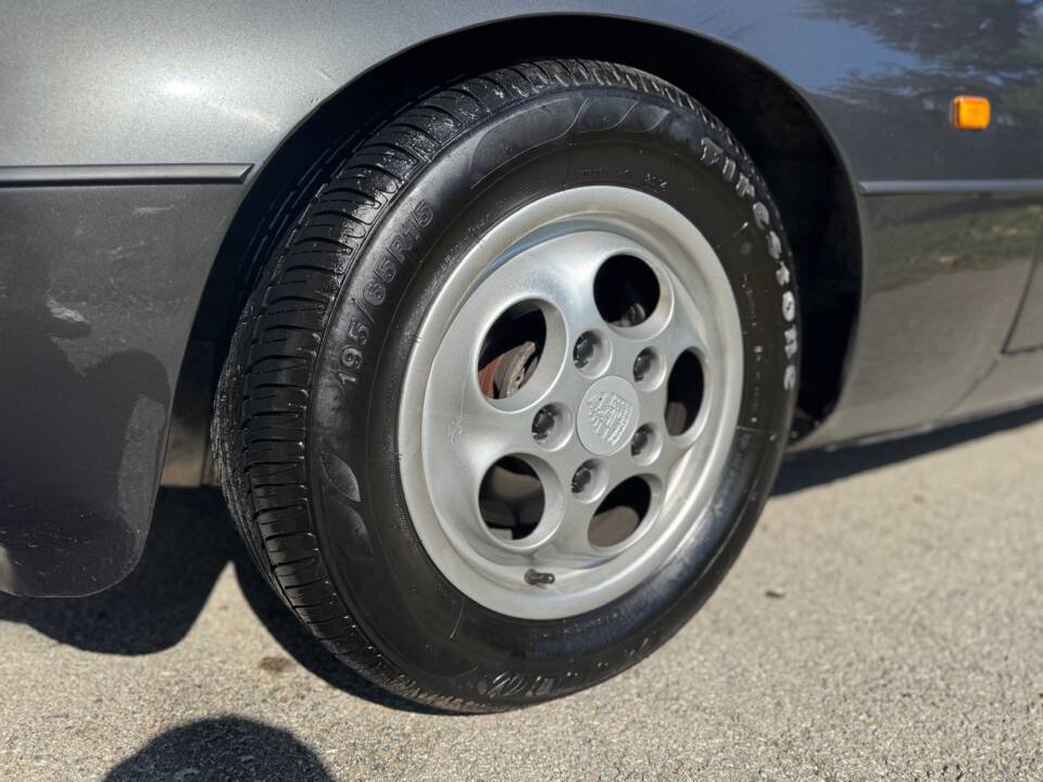 Image 24/35 of Porsche 924 S (1986)