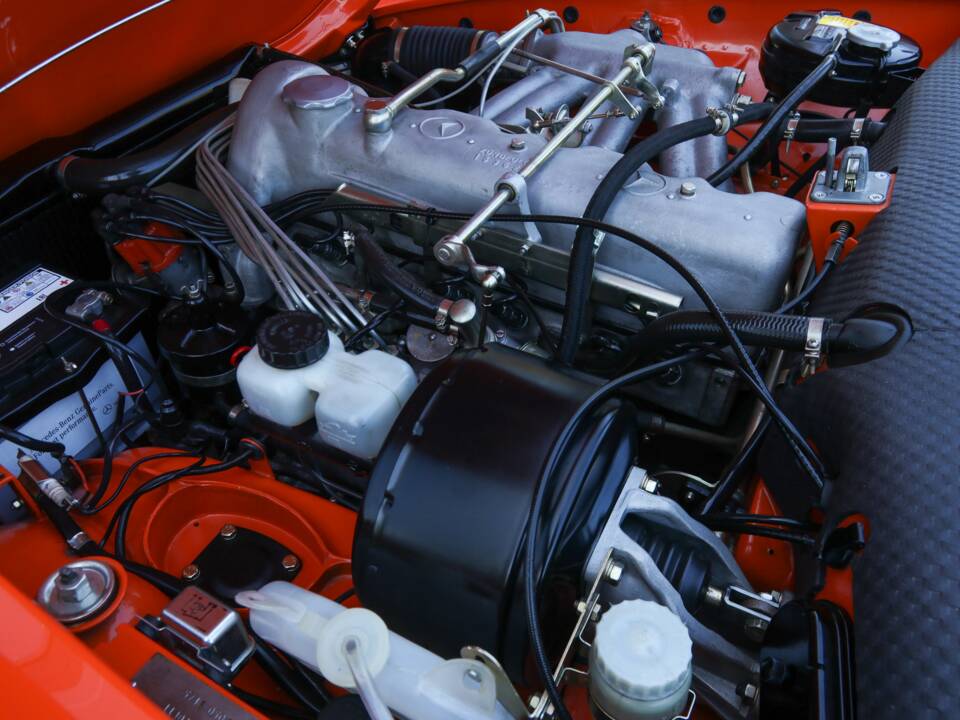 Image 19/50 of Mercedes-Benz 230 SL (1964)