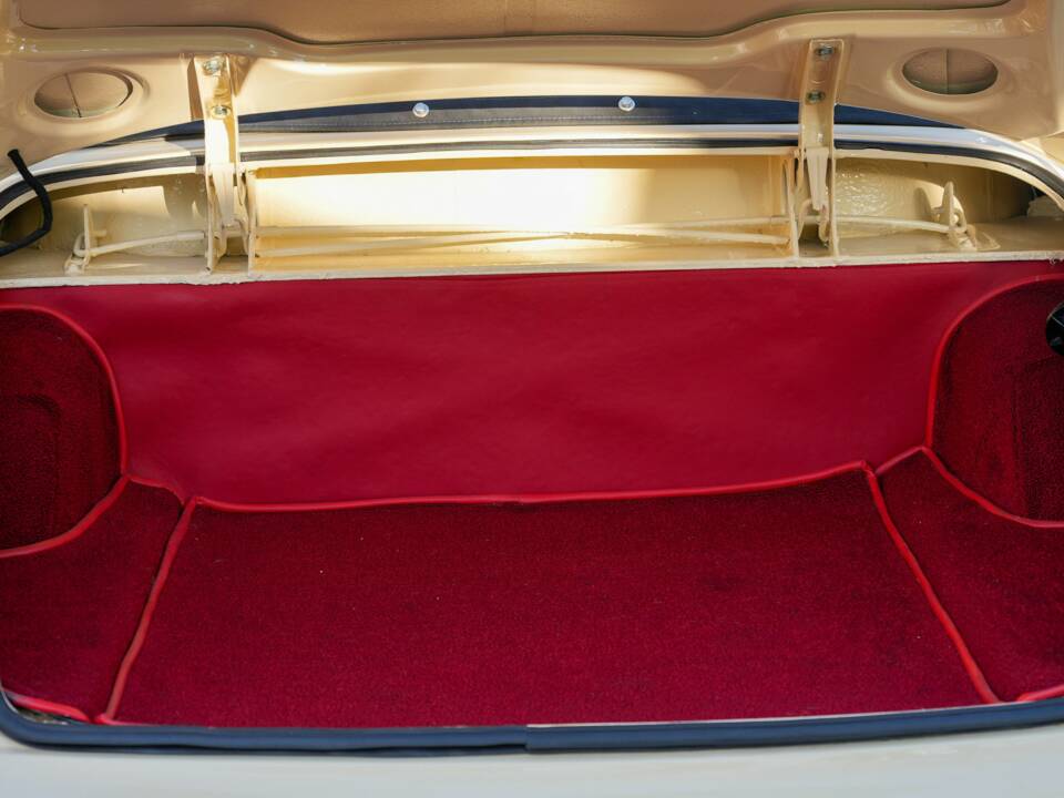 Afbeelding 29/50 van Borgward Isabella Coupe-Cabriolet (1961)