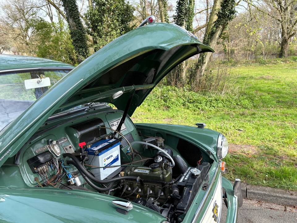 Image 5/8 of Morris Minor 1000 Traveller (1968)