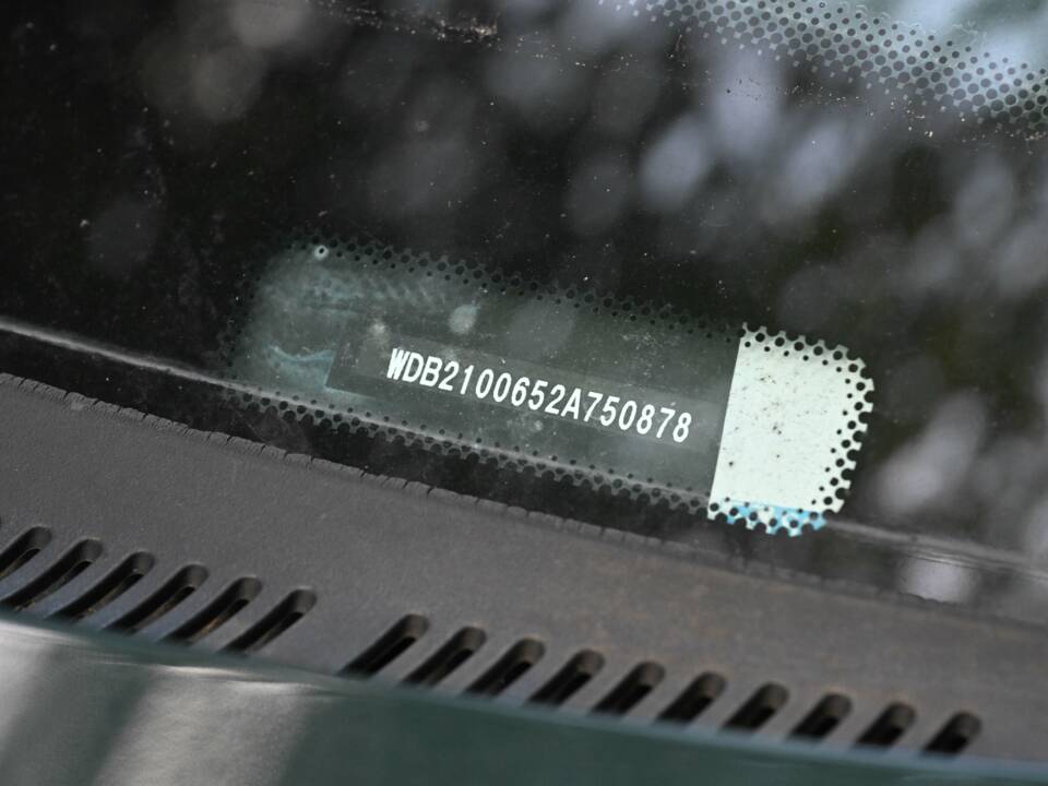 Image 42/50 of Mercedes-Benz E 320 (1998)