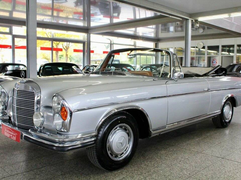 Immagine 3/17 di Mercedes-Benz 300 SE (1964)