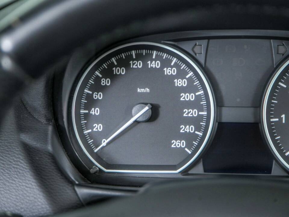 Immagine 24/50 di BMW 120i (2012)