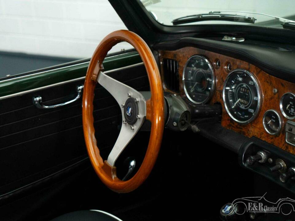 Imagen 7/17 de Triumph TR 4A IRS (1966)