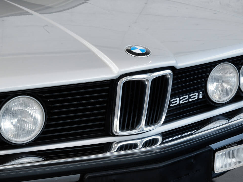 Immagine 10/24 di BMW 323i (1980)