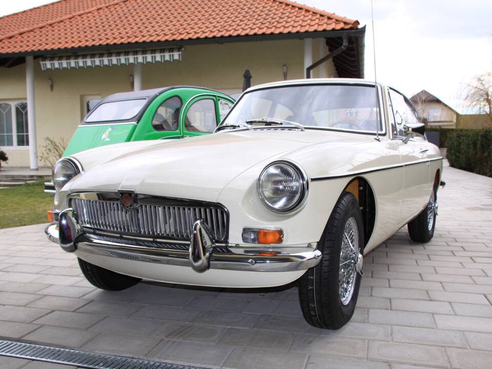 Bild 1/28 von MG MGB GT (1968)