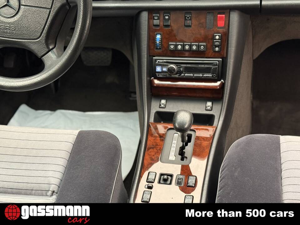 Bild 10/15 von Mercedes-Benz 560 SEC (1989)