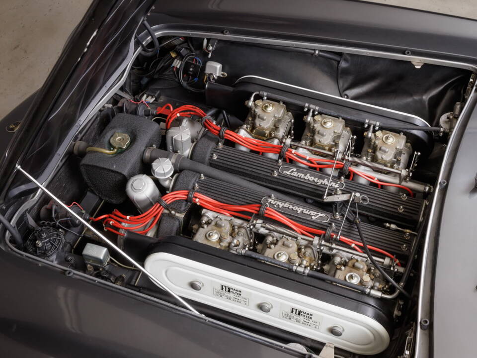 Image 33/35 of Lamborghini 400 GT (2+2) (1967)