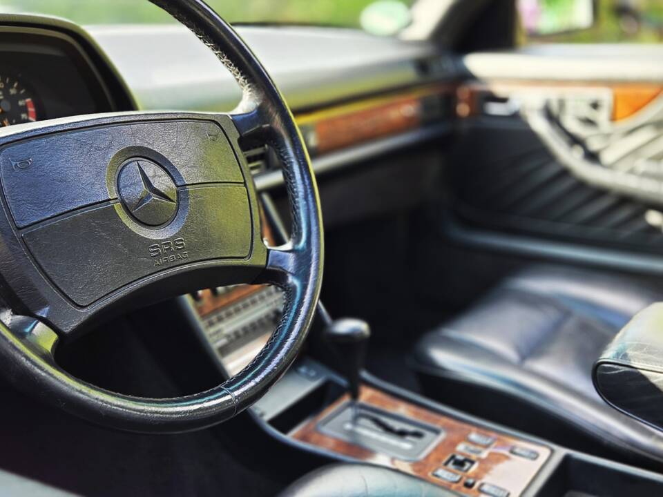 Afbeelding 11/31 van Mercedes-Benz 560 SEC (1991)
